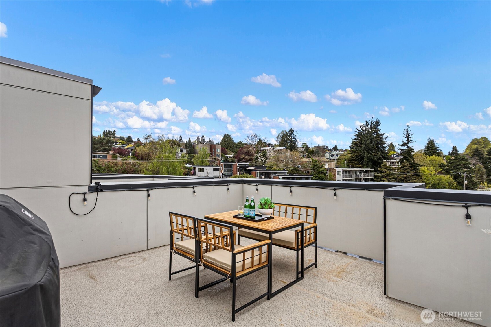 2314 Thorndyke Avenue W Unit: E