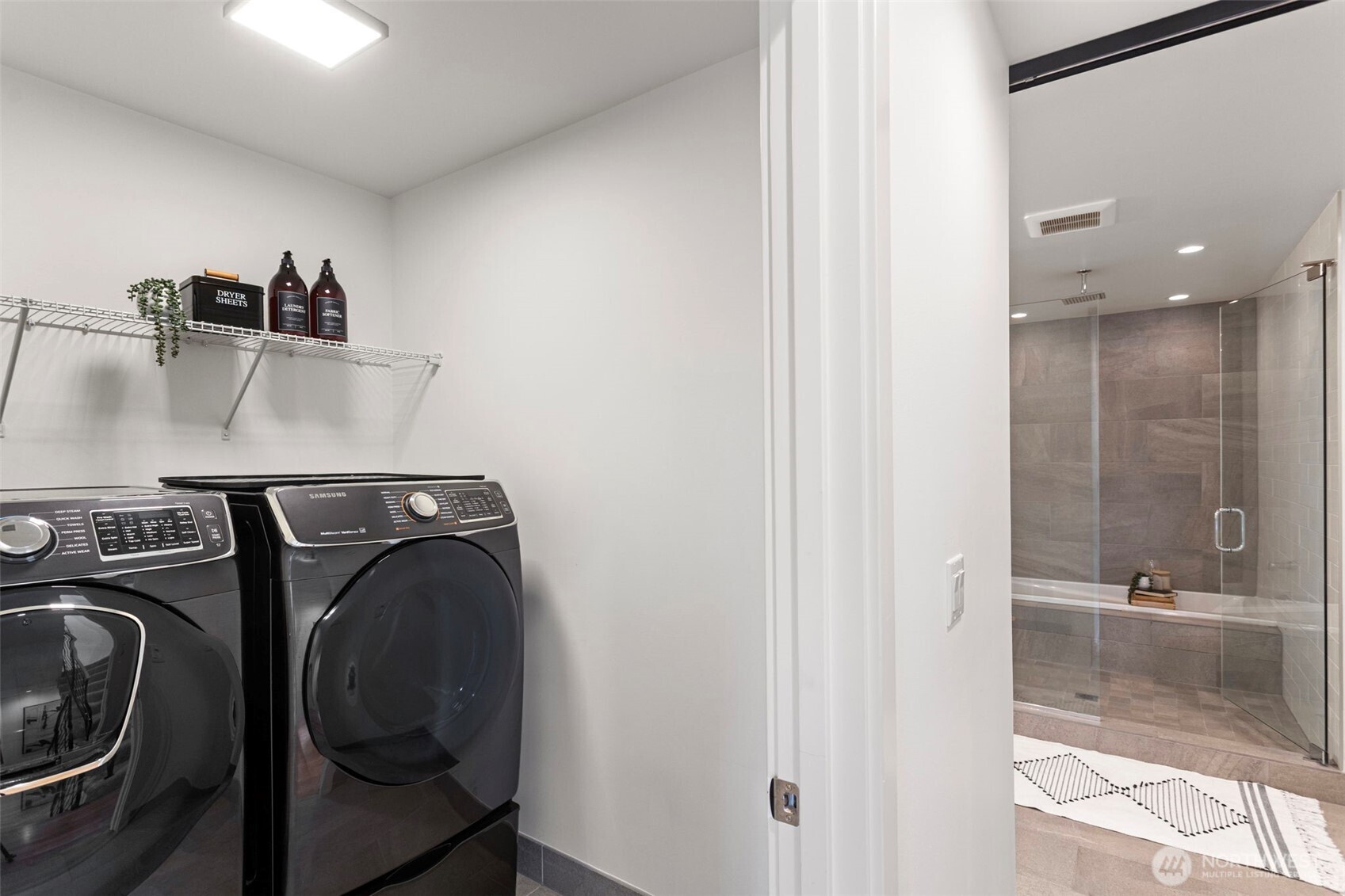 2314 Thorndyke Avenue W Unit: E