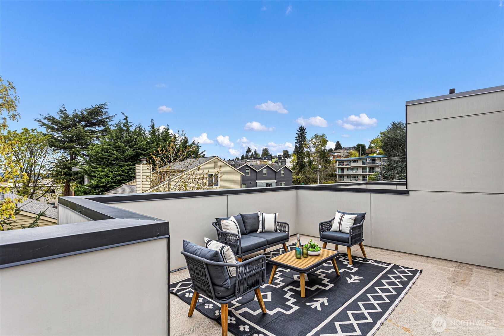 2314 Thorndyke Avenue W Unit: E