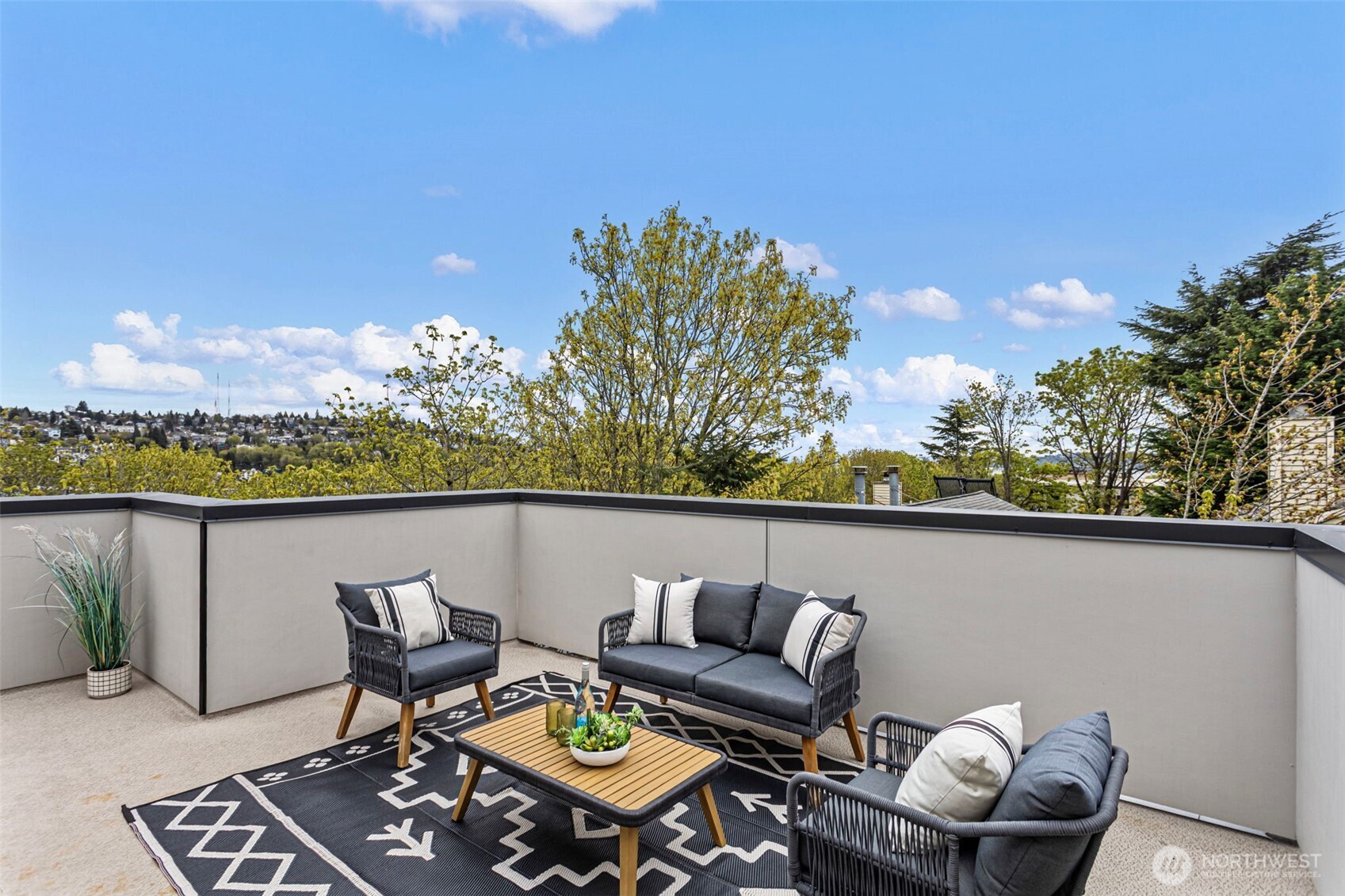 2314 Thorndyke Avenue W Unit: E