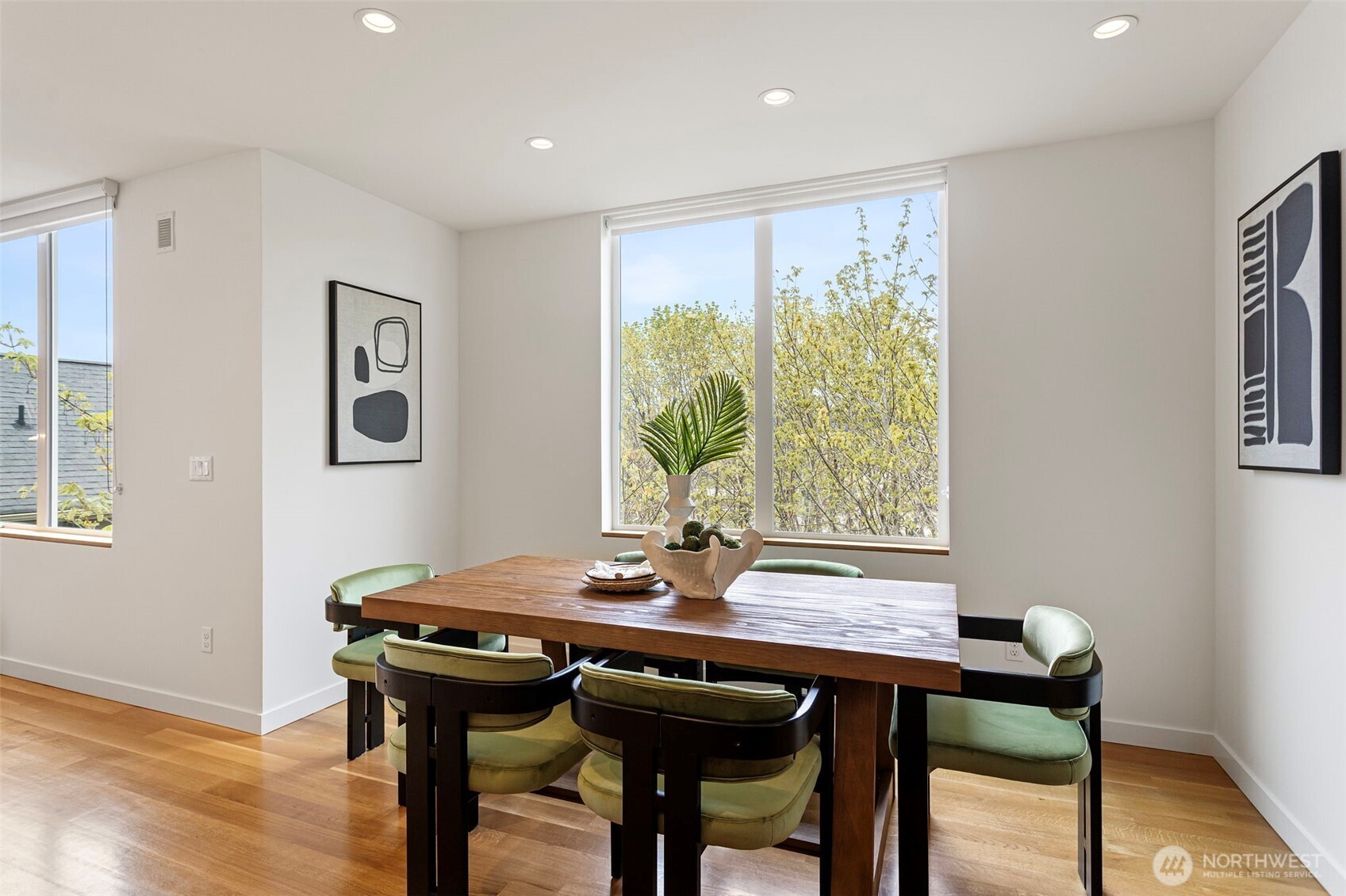 2314 Thorndyke Avenue W Unit: E