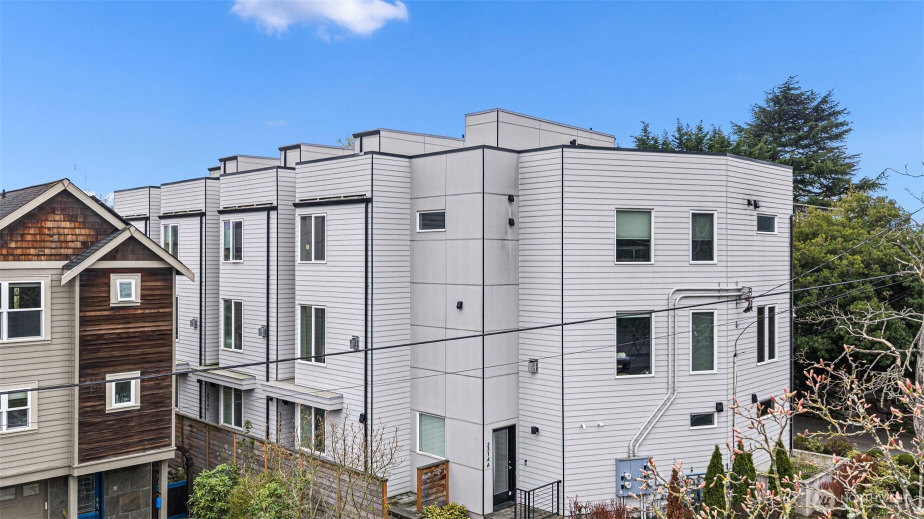 2314 Thorndyke Avenue W Unit: E