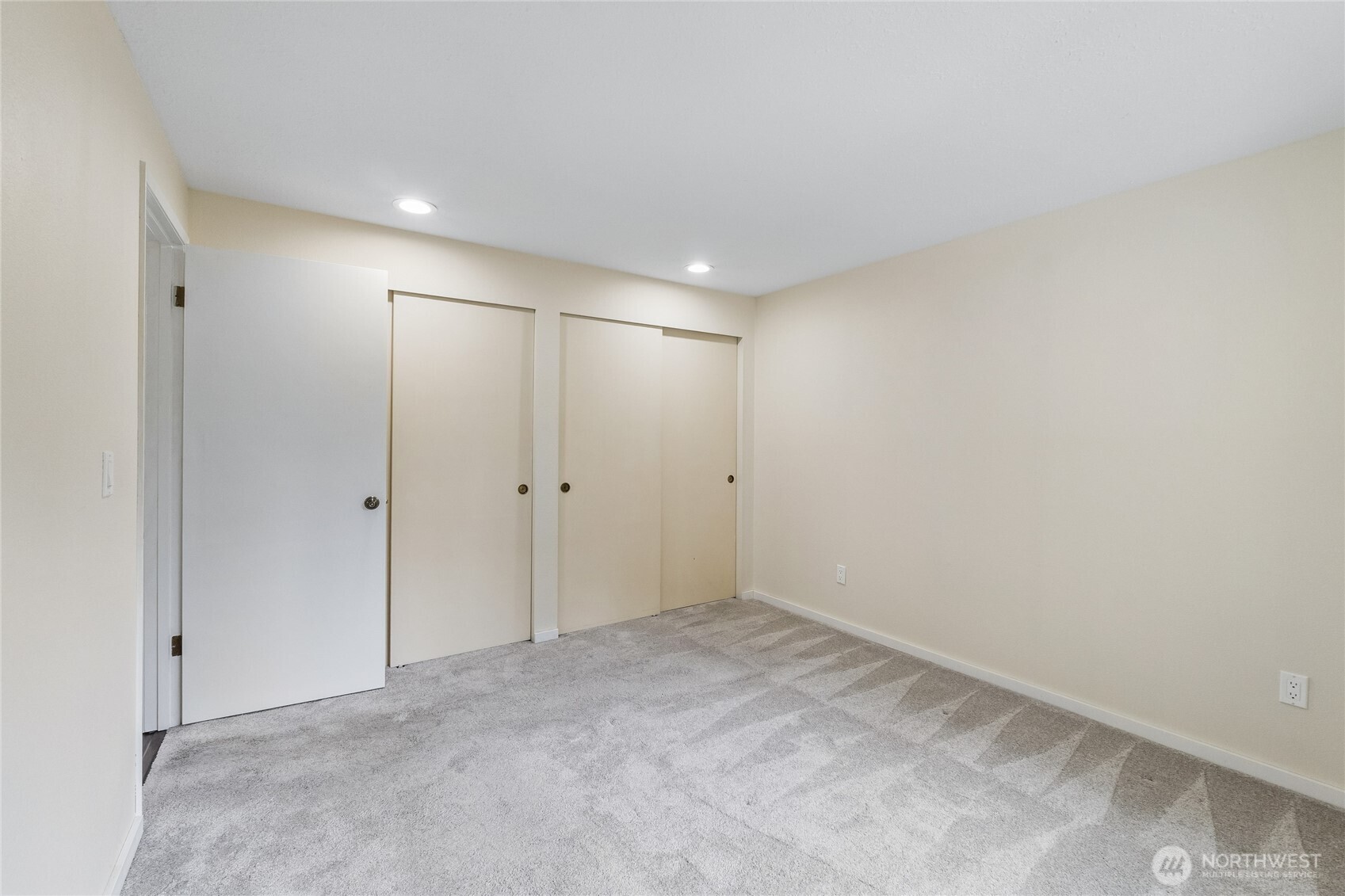 923 S 244th Place