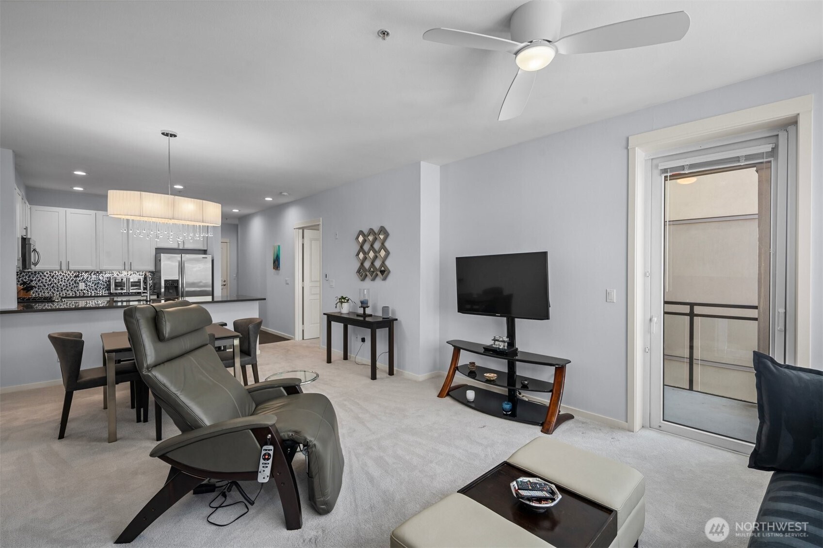 2000 Alaskan Way Unit: 453
