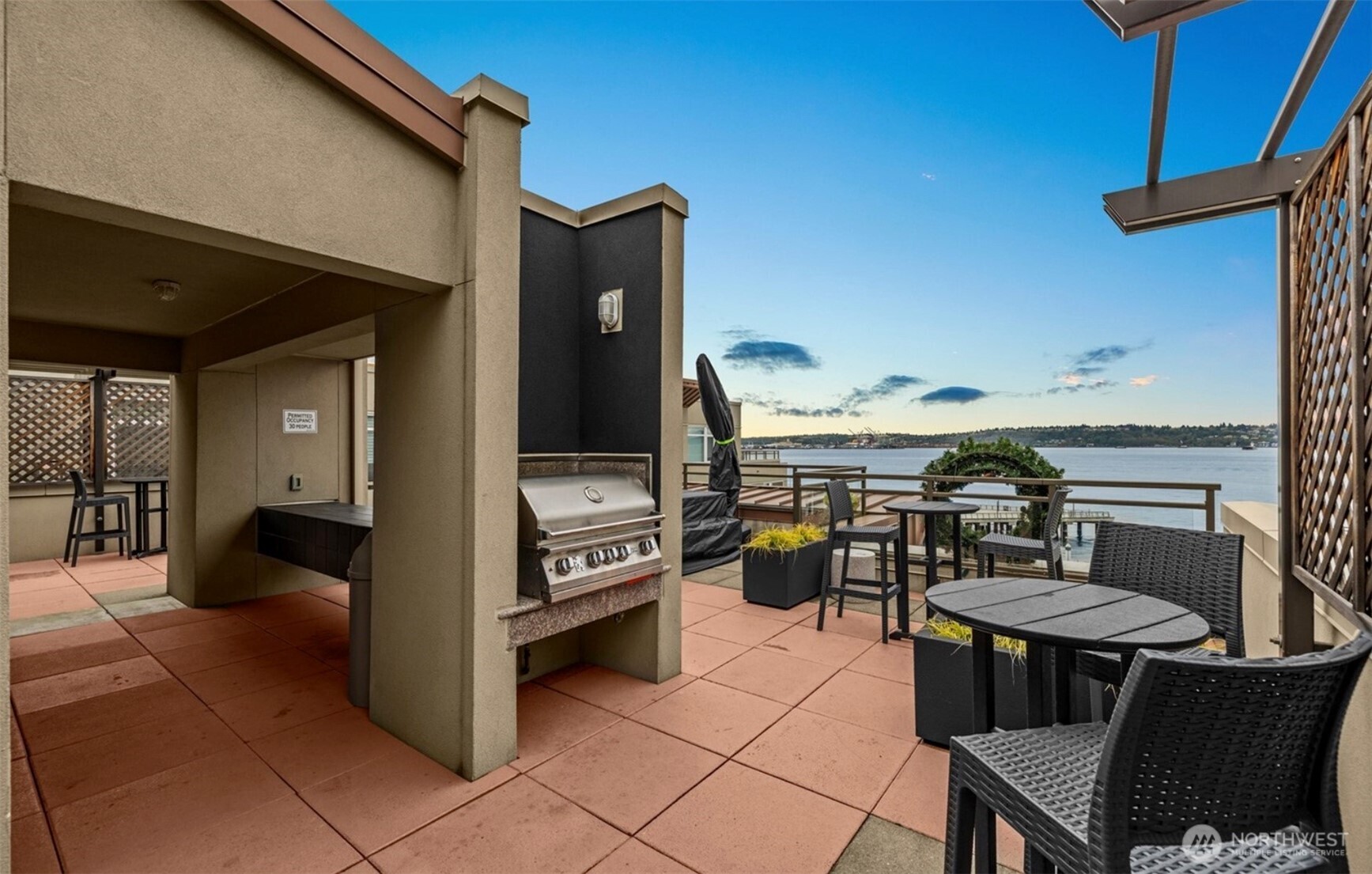 2000 Alaskan Way Unit: 453