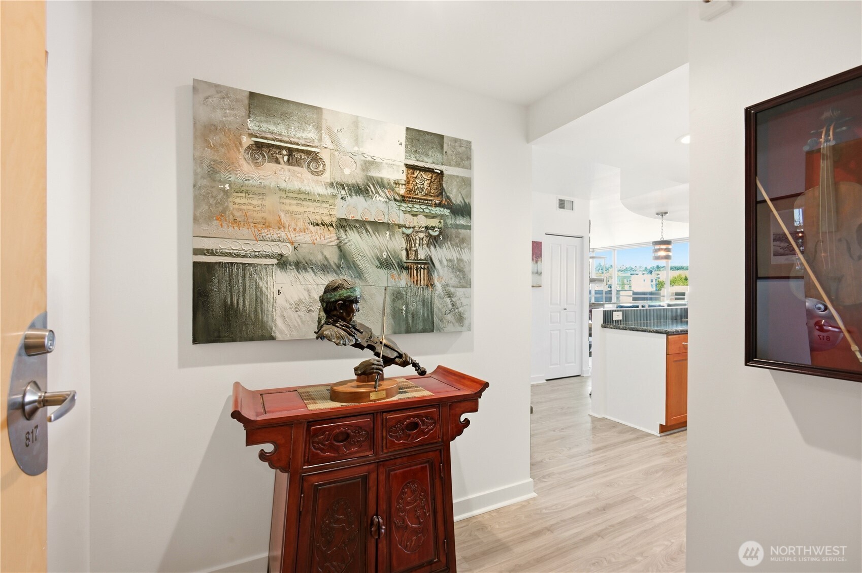 2929 1st Avenue Unit: 817