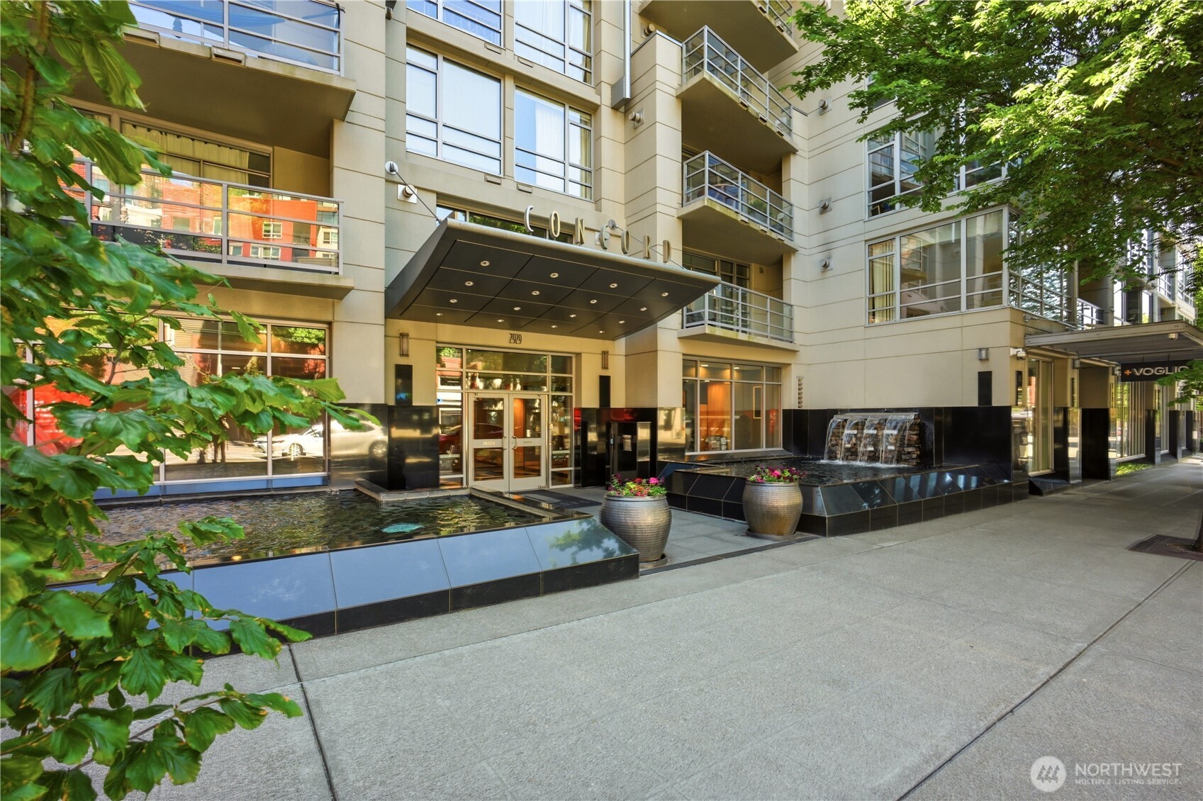 2929 1st Avenue Unit: 817