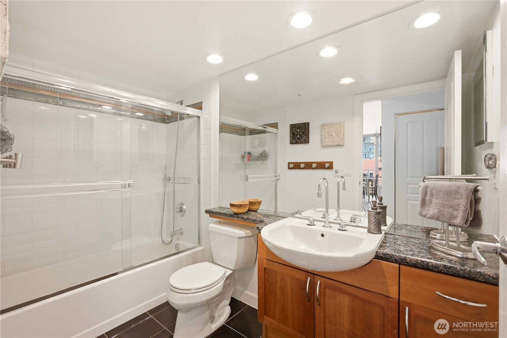 2929 1st Avenue Unit: 817