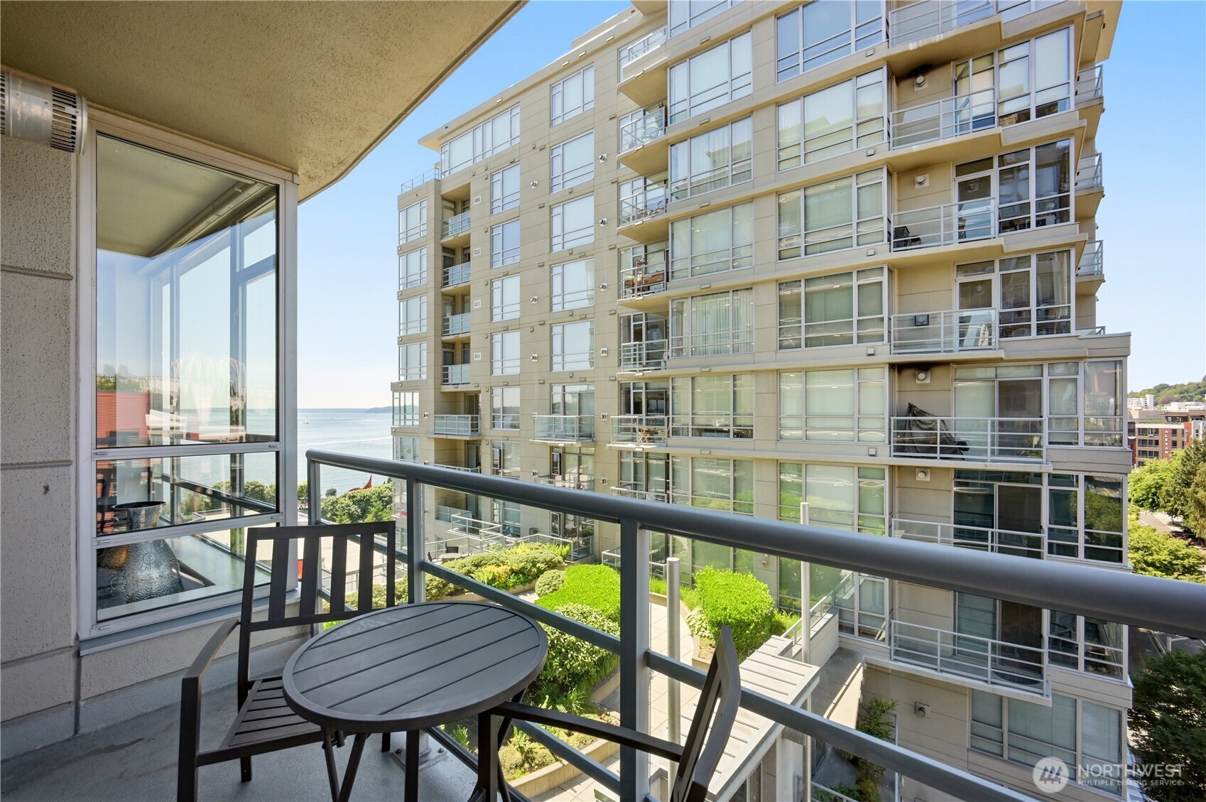 2929 1st Avenue Unit: 817