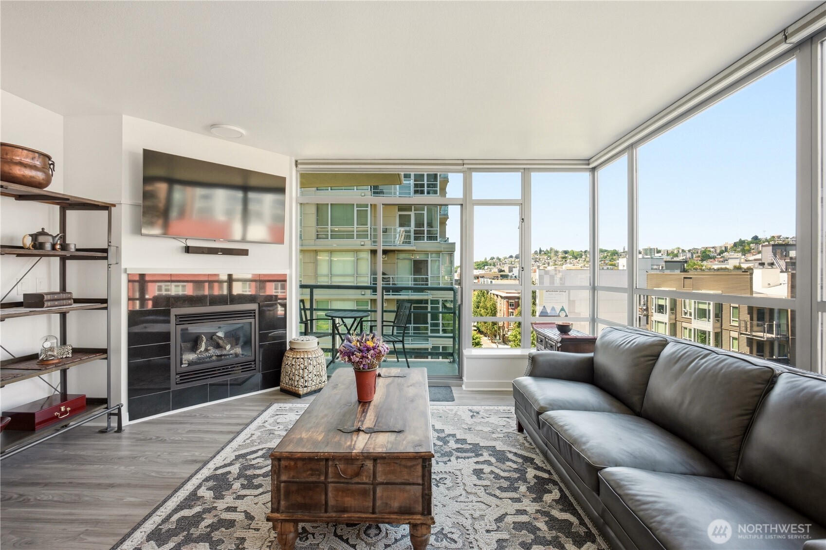 2929 1st Avenue Unit: 817