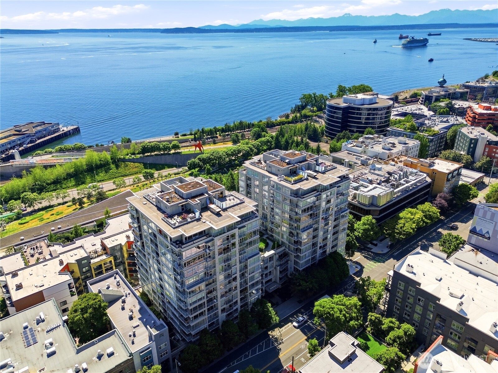 2929 1st Avenue Unit: 817