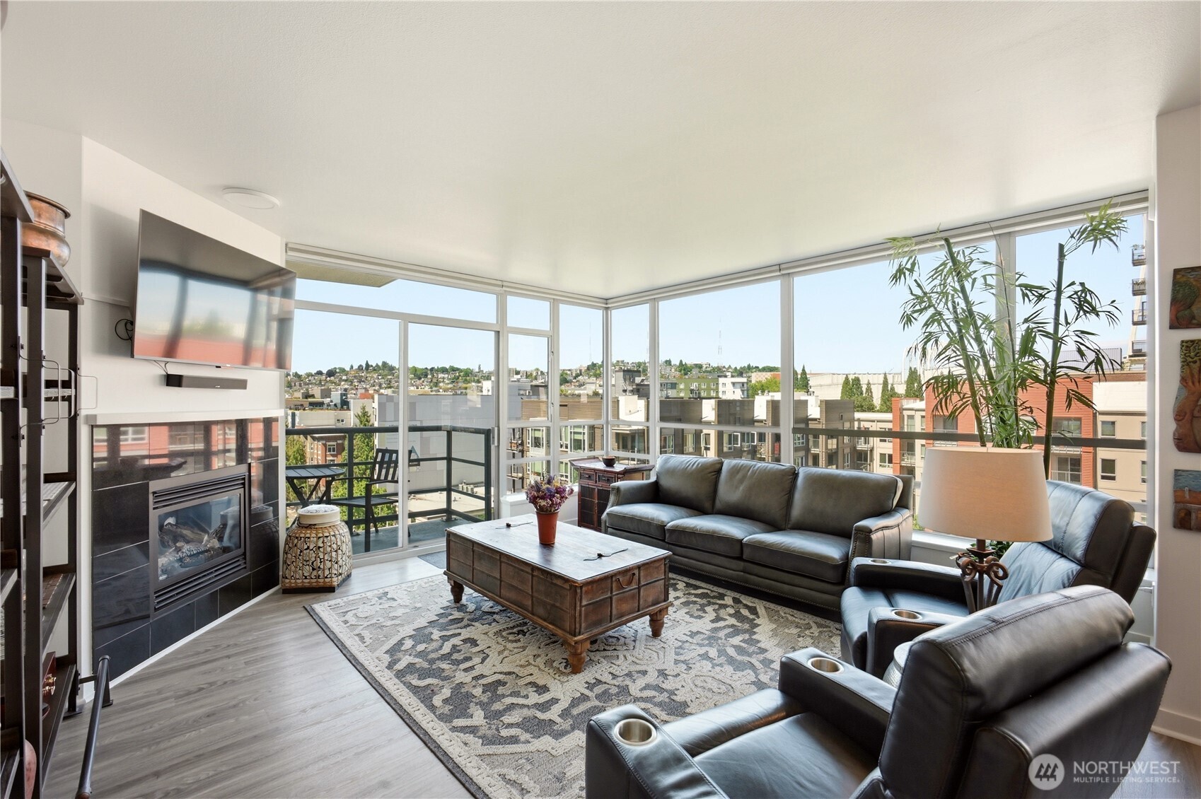 2929 1st Avenue Unit: 817