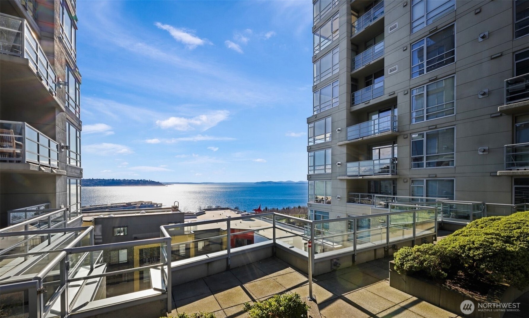 2929 1st Avenue Unit: 817