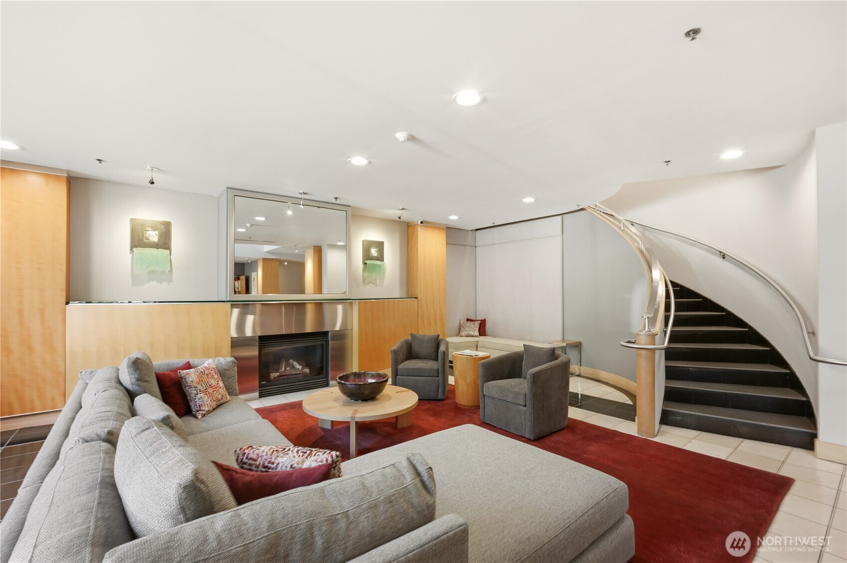 2929 1st Avenue Unit: 817