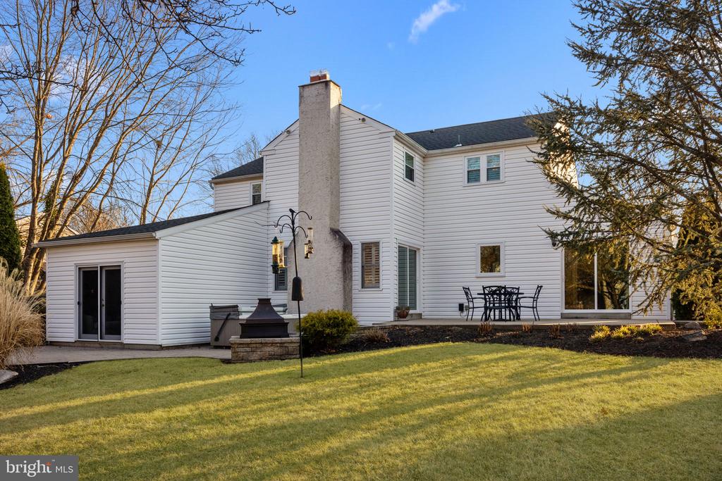1909 PALOMINO DRIVE
