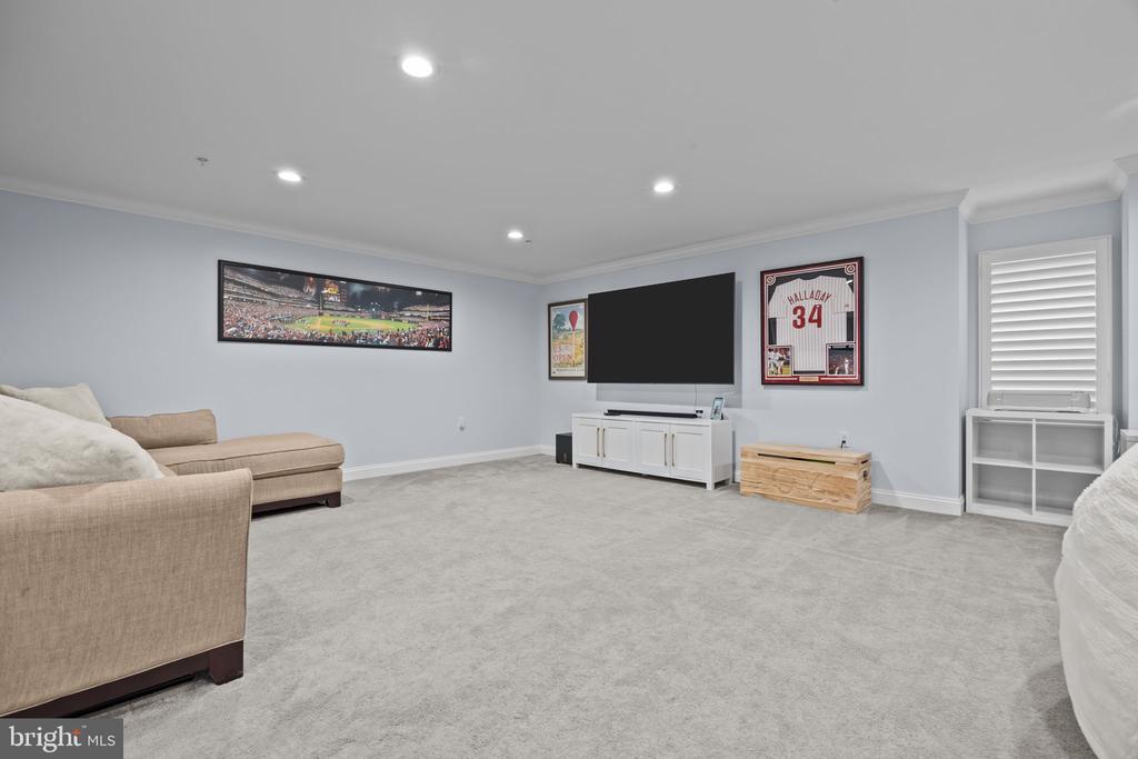 3267 BROOKSIDE DRIVE