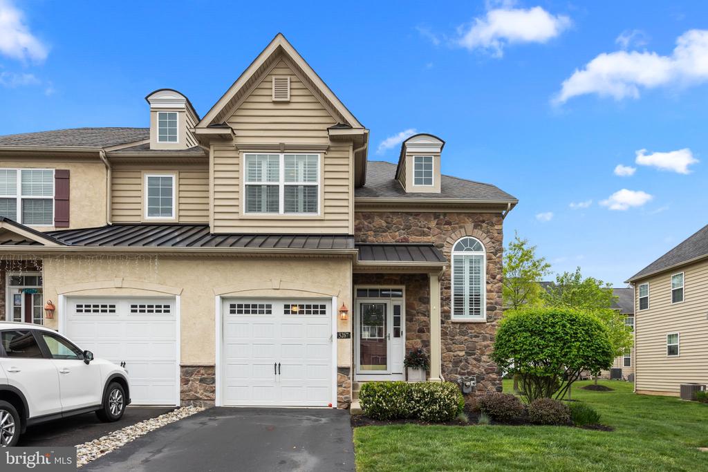 3267 BROOKSIDE DRIVE