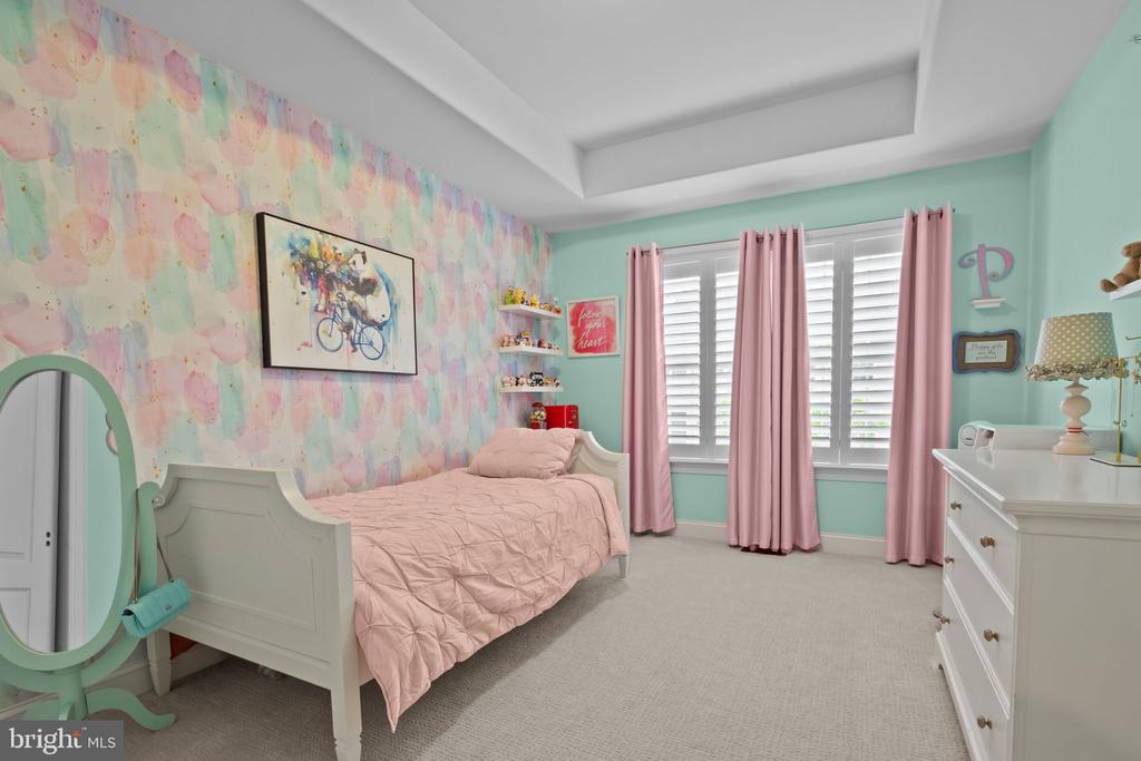3267 BROOKSIDE DRIVE