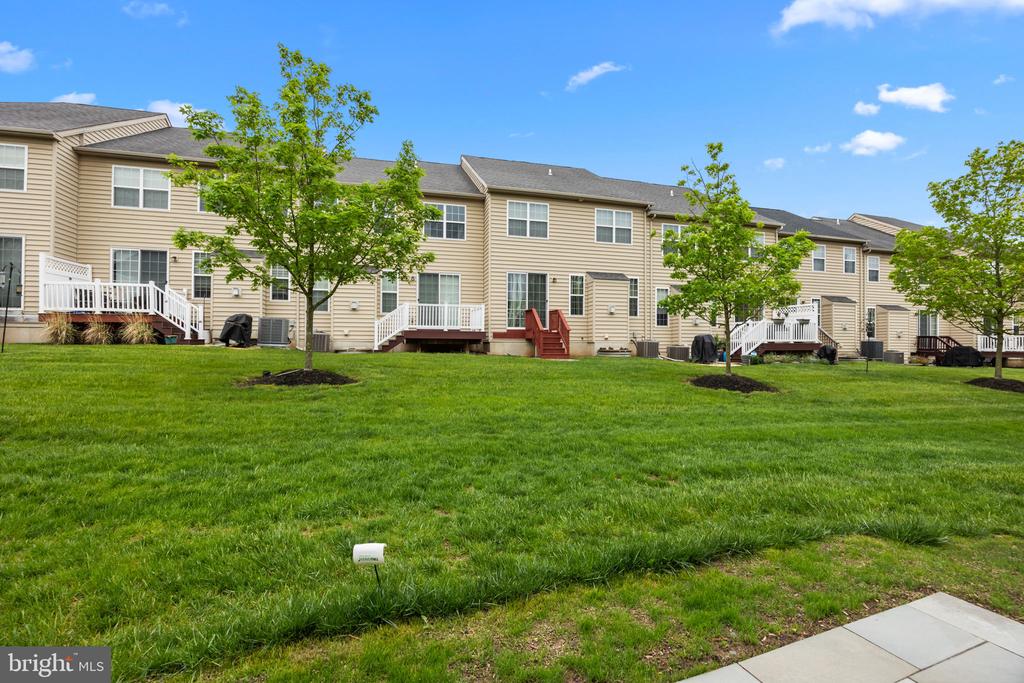 3267 BROOKSIDE DRIVE