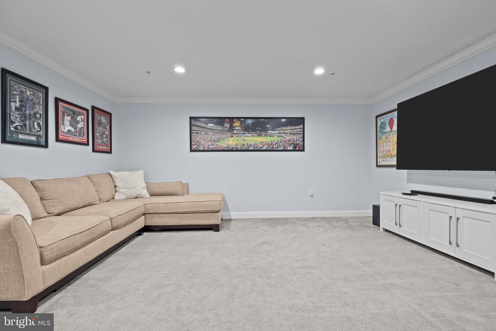 3267 BROOKSIDE DRIVE