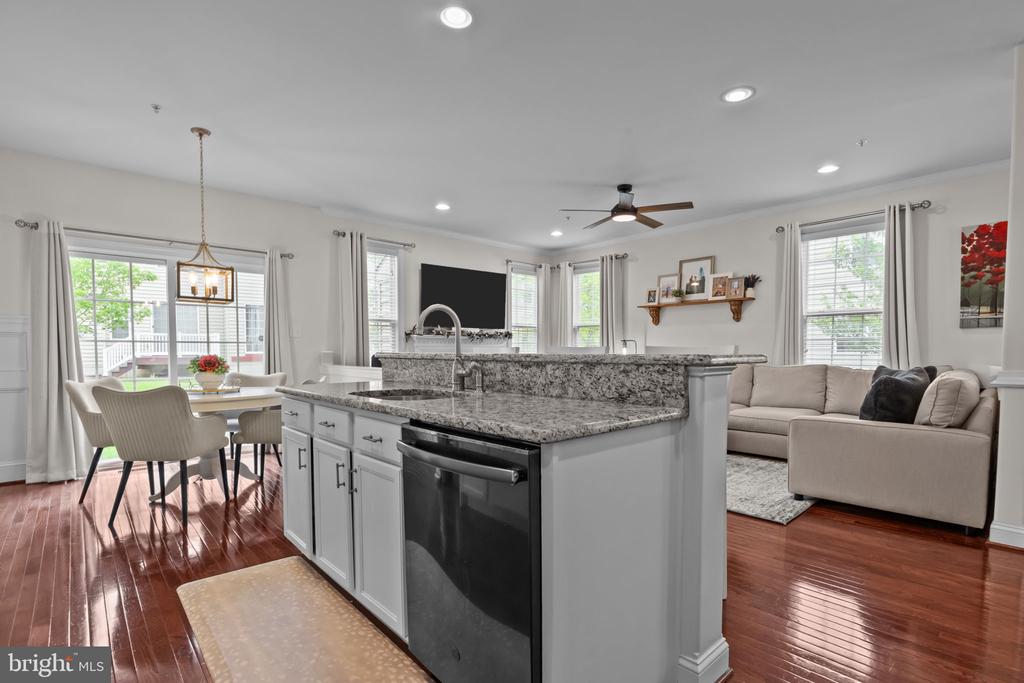 3267 BROOKSIDE DRIVE