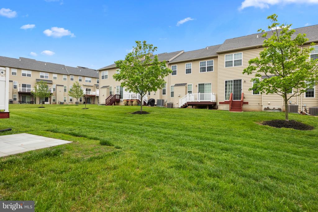 3267 BROOKSIDE DRIVE