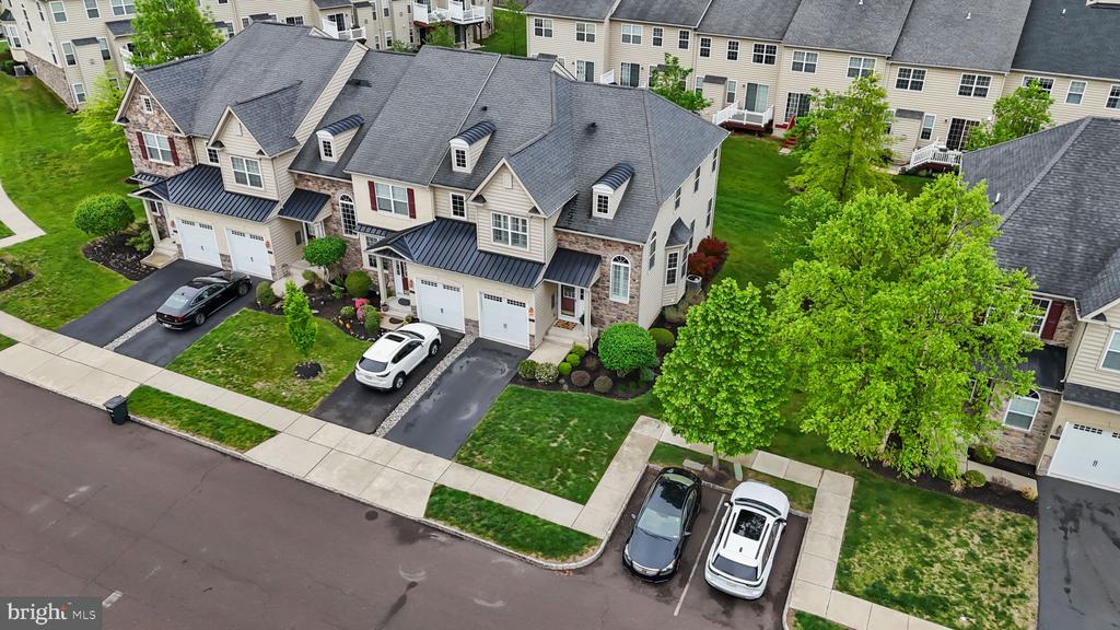 3267 BROOKSIDE DRIVE