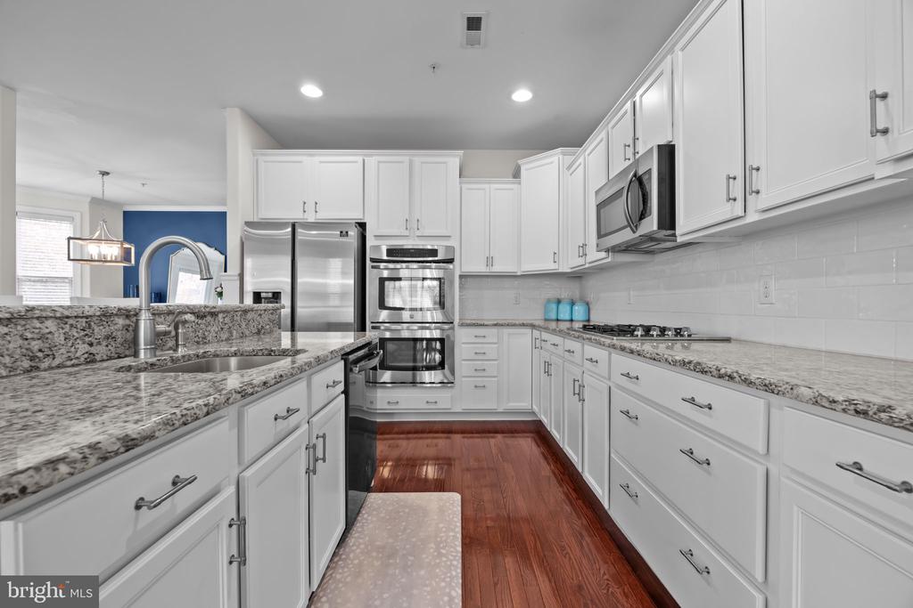 3267 BROOKSIDE DRIVE