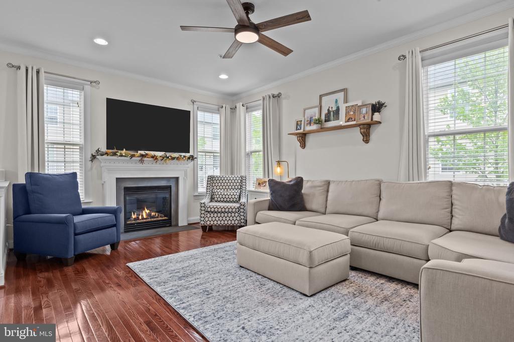 3267 BROOKSIDE DRIVE