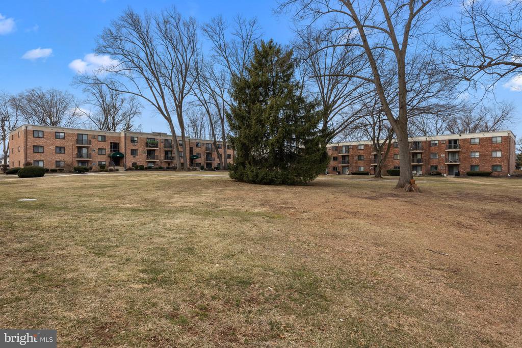 1575 W STREET ROAD Unit: 818