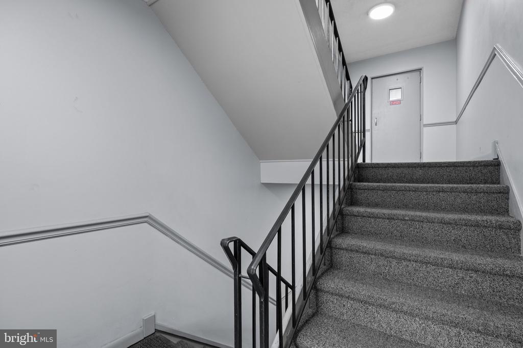 1575 W STREET ROAD Unit: 818