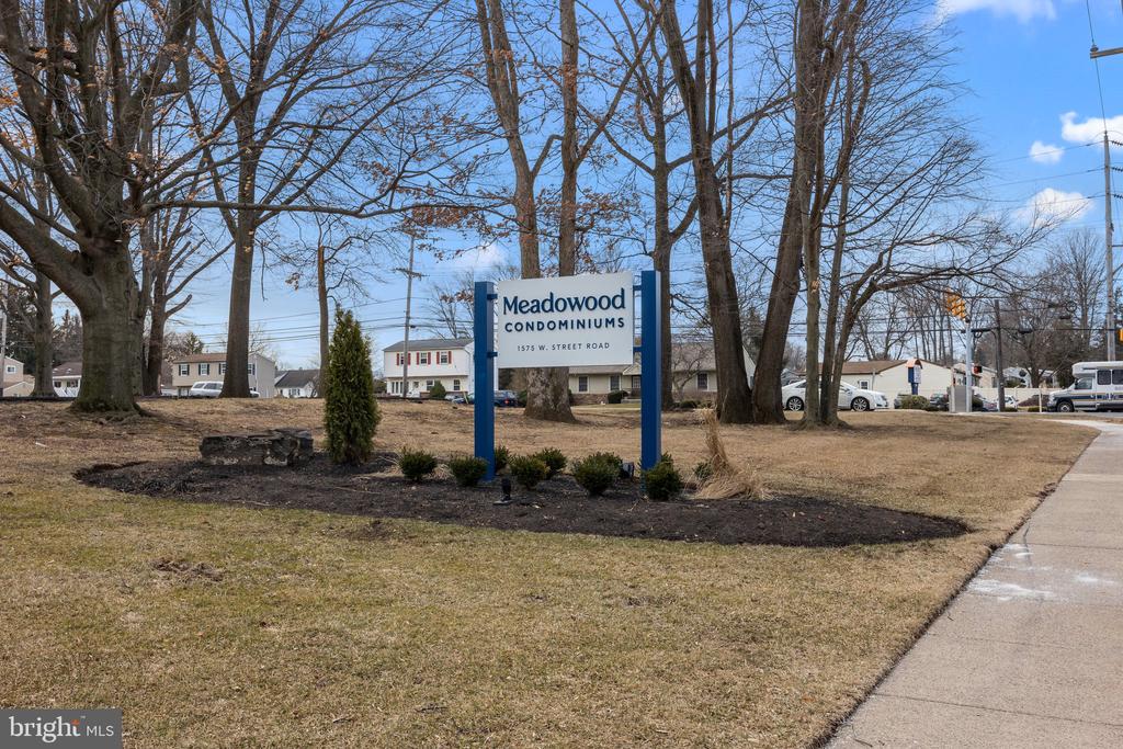 1575 W STREET ROAD Unit: 818