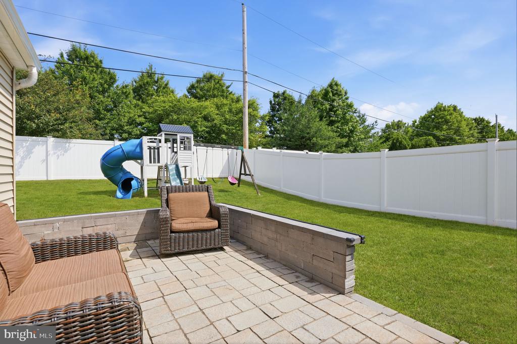 228 HAMPTON DRIVE