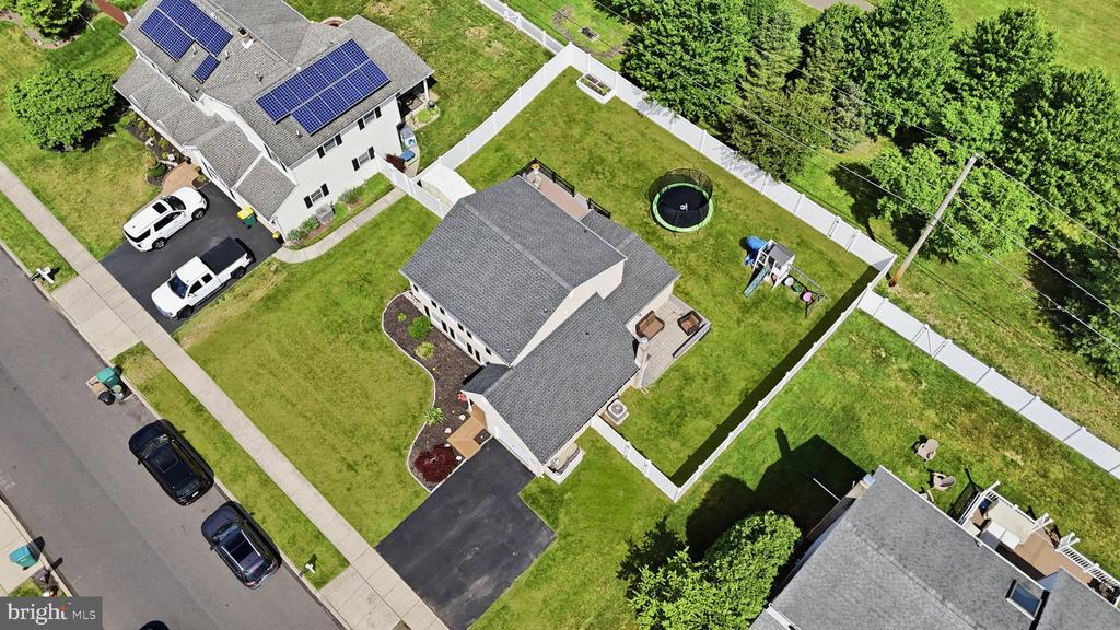 228 HAMPTON DRIVE