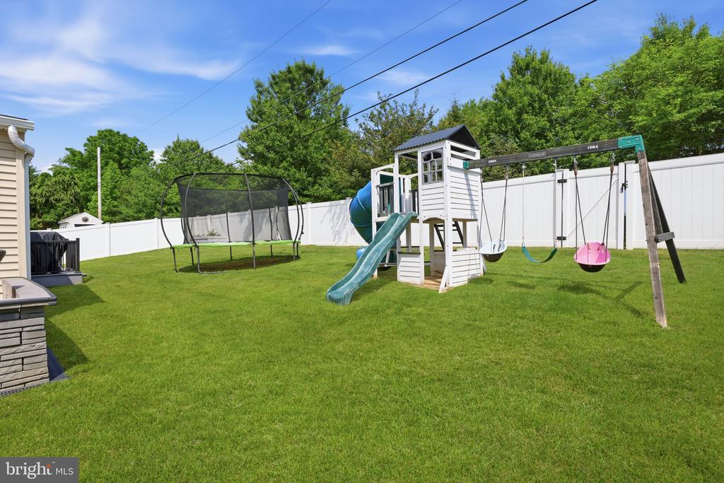 228 HAMPTON DRIVE