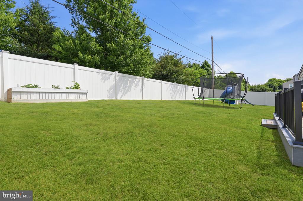 228 HAMPTON DRIVE