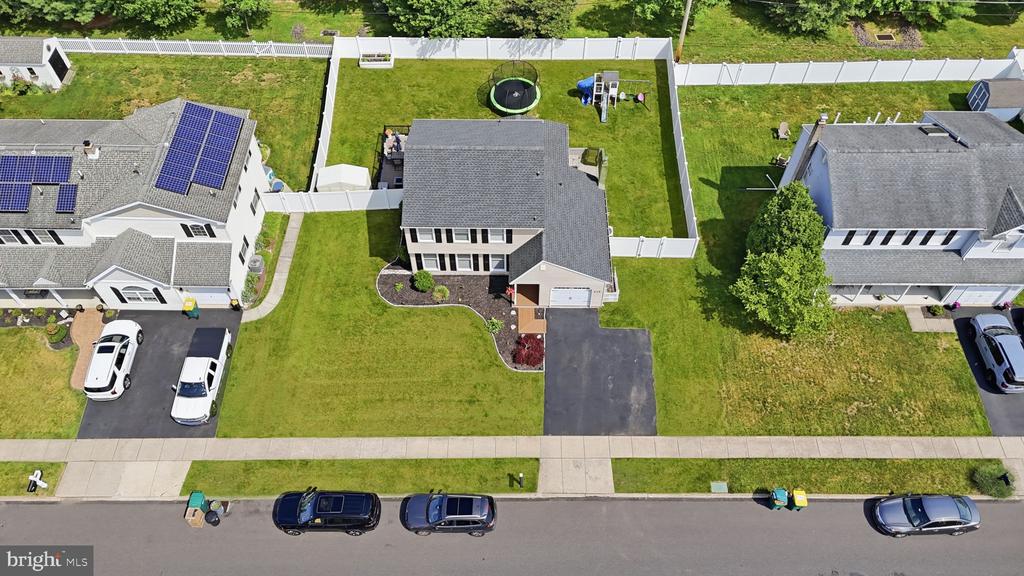 228 HAMPTON DRIVE