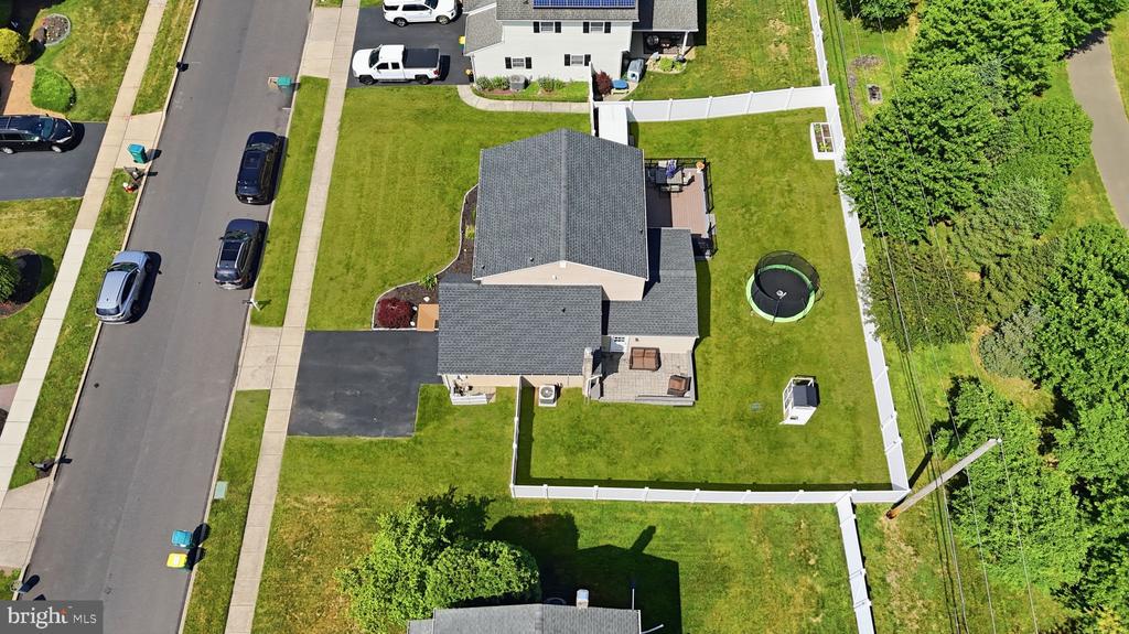 228 HAMPTON DRIVE