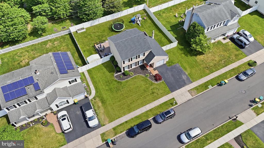 228 HAMPTON DRIVE