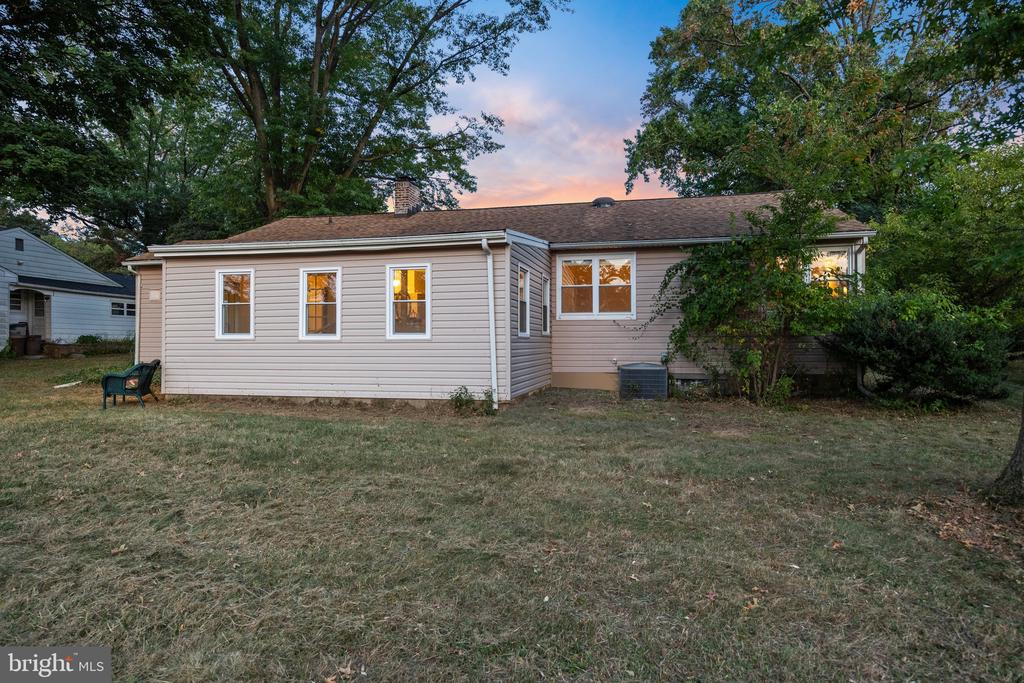511 HEDGEROW LANE