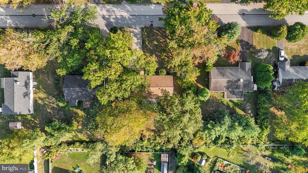 511 HEDGEROW LANE