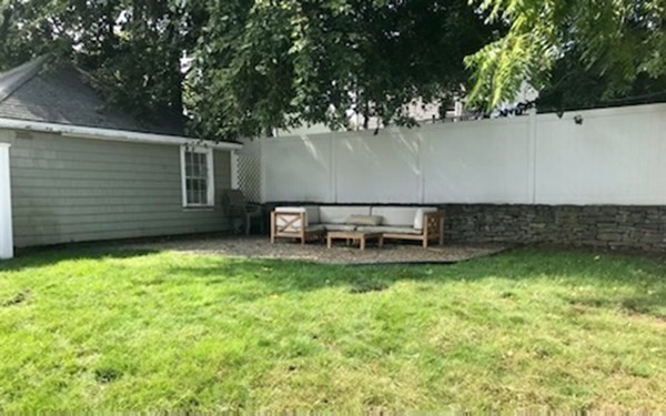 8 Hardy St