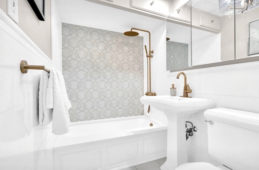 26 Mount Vernon St # 4F