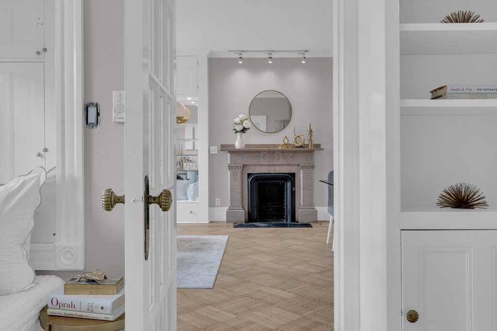 26 Mount Vernon St # 4F