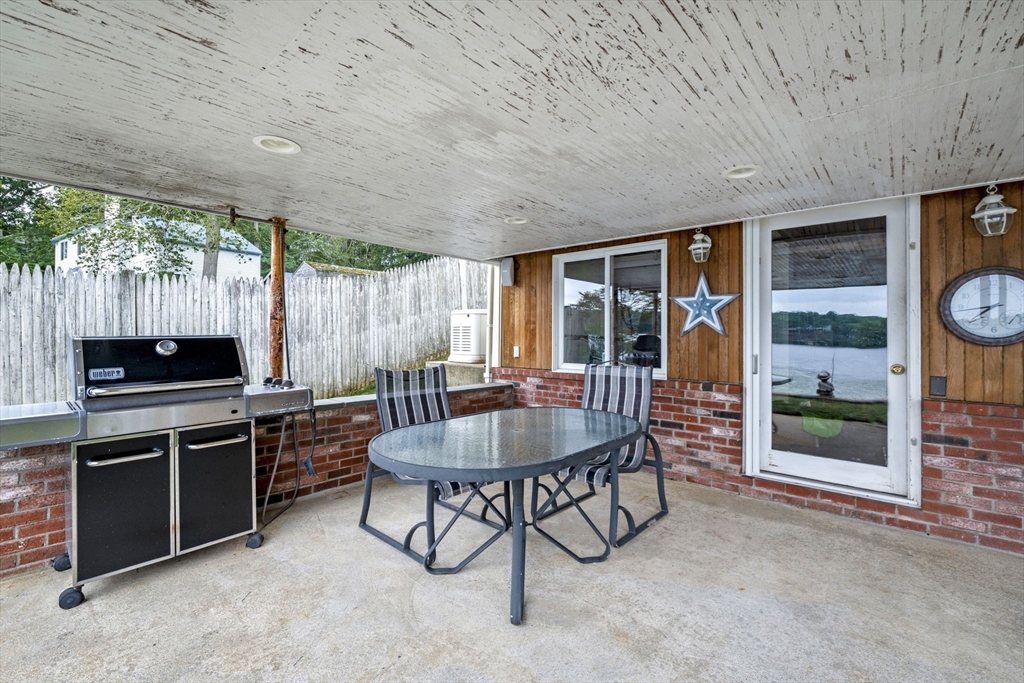 95 Lakeshore Ave