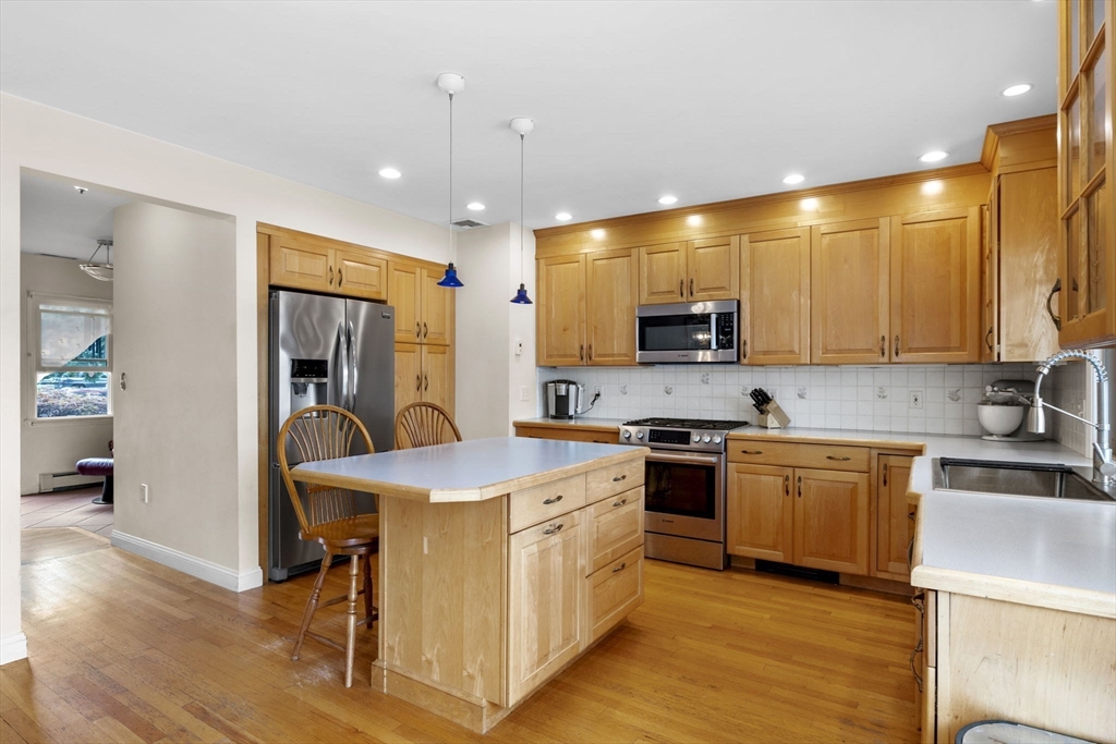 95 Lakeshore Ave