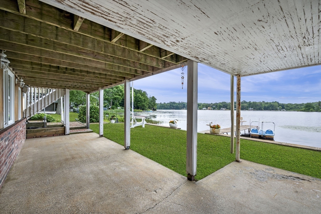 95 Lakeshore Ave