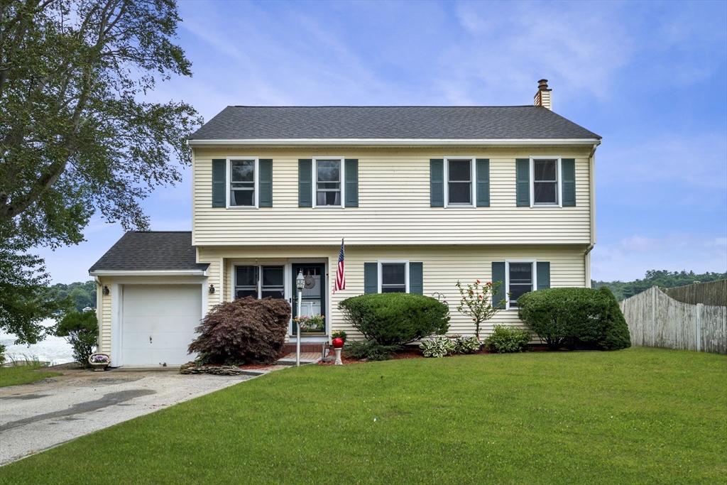 95 Lakeshore Ave