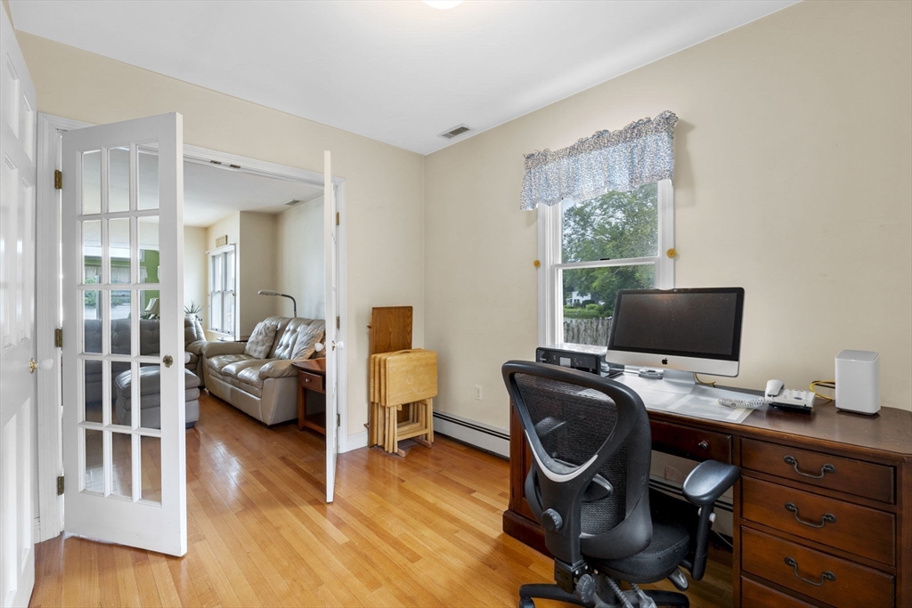95 Lakeshore Ave