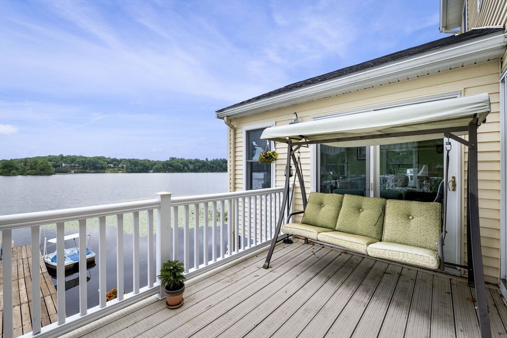 95 Lakeshore Ave